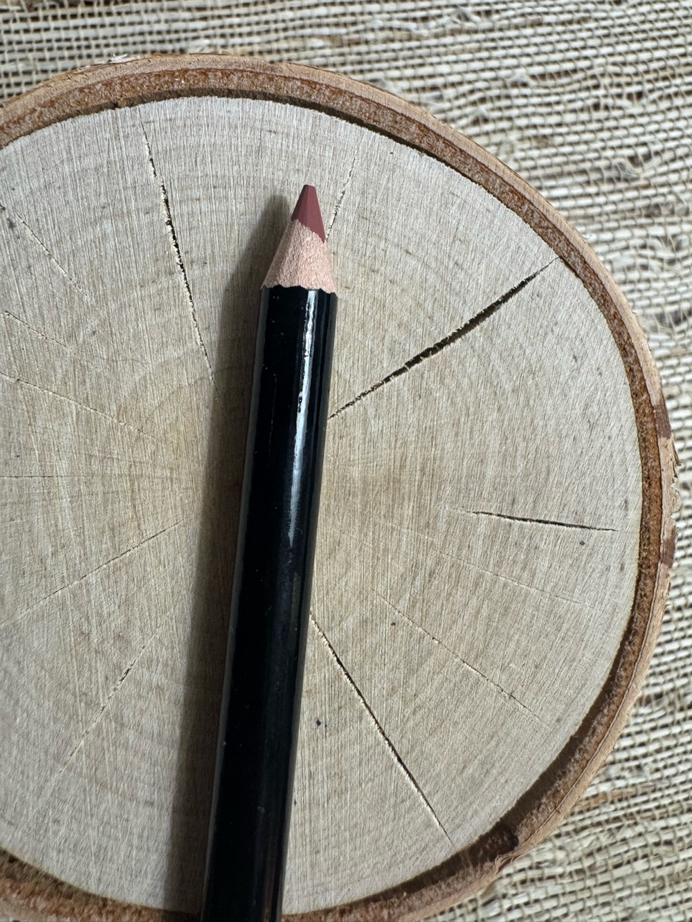 Laura Mercier Caviar Perfecting Lip Liner - Luxurious Mauve - Picture 9 of 10